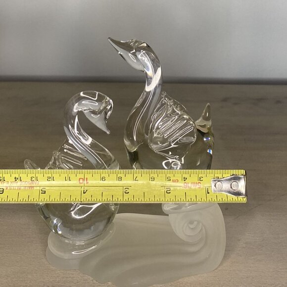 Vintage Glass Swan Paperweight Home Decor Figurine - Picture 7 of 7